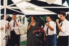III-Kek-Madar-Fesztival-1995-Lakatos-Agnes-es-a-Bolyk-Boys-Band-001