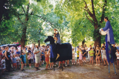 VI-Kek-Madar-Fesztival-1998-Kezmuves-vasar-es-musorok-003