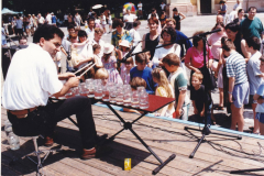VI-Kek-Madar-Fesztival-1998-Kezmuves-vasar-es-musorok-006