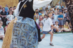 VII-Kek-Madar-Fesztival-1999-Babtarsulat-es-a-Mutatvanyos-Kompania-005