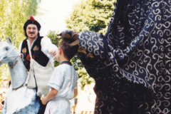 VII-Kek-Madar-Fesztival-1999-Babtarsulat-es-a-Mutatvanyos-Kompania-007