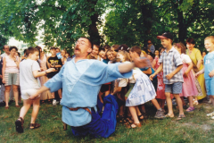 VII-Kek-Madar-Fesztival-1999-Babtarsulat-es-a-Mutatvanyos-Kompania-009