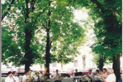 IX-Kek-Madar-Fesztival-2001-Kezmuves-vasar-es-musorok-001