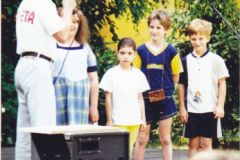 IX-Kek-Madar-Fesztival-2001-Stafeta-egyuttes-004