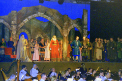 X-Kek-Madar-Fesztival-2002-Bank-Ban-002