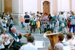 X-Kek-Madar-Fesztival-2002-Kezmuves-vasar-es-musorok-003