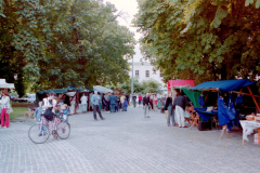 X-Kek-Madar-Fesztival-2002-Kezmuves-vasar-es-musorok-005
