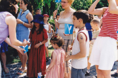 XI-Kek-Madar-Fesztival-2003-Kezmuves-vasar-010