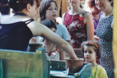 XI-Kek-Madar-Fesztival-2003-Kezmuves-vasar-011