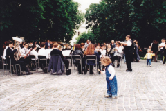 XII-Kek-Madar-Fesztival-2004-Kezmucves-vasar-6
