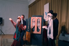 XIV-Kek-Madar-Fesztival-2006-A-vasorru-banya-meg-a-ket-lanya-19