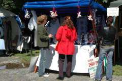 XIV-Kek-Madar-Fesztival-2006-Kezmuves-vasar-03