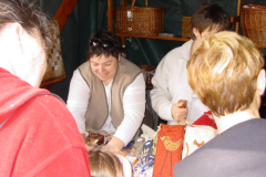 XVII-Kek-Madar-Fesztival-2009-Kezmuves-vasar-04