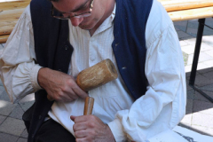 XXI-Kek-Madar-Fesztival-2013-Kezmuves-vasar-04